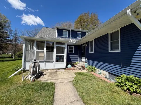 2206 N 5 Mile Road, Midland MI 48642 photo 4