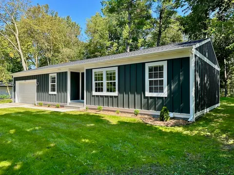 2588 E Greendale Drive, Saginaw MI 48603 photo 3