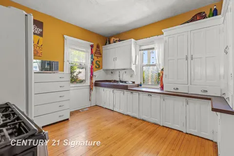 206 N Wenona Avenue, Bay City MI 48706 photo 3