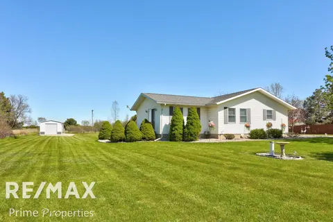 872 Huron Crest Drive, Bad Axe MI 48413 photo 4