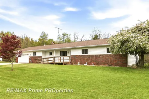 4301 Curtis Road, Birch Run MI 48415-9016 photo 3