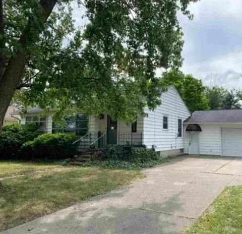 2241 Marshall Court, Saginaw MI 48602 photo 2