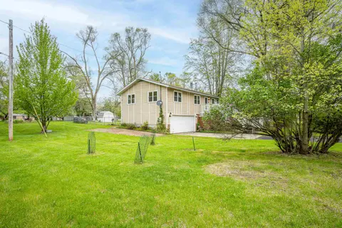 810 W Martin Street, Gladwin MI 48624 photo 2