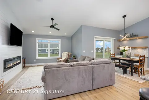 10585 Prairie View Court, Freeland MI 48623 photo 3