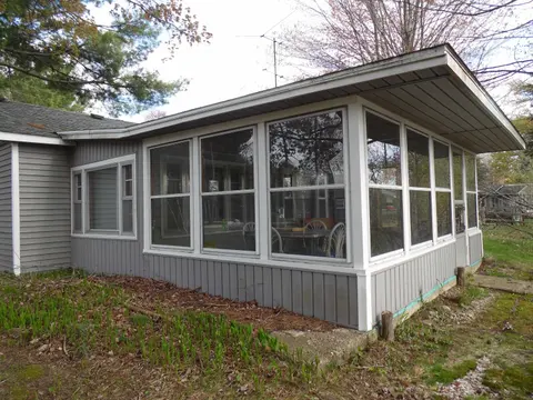 103 Lakeview Drive, Gladwin MI 48624 photo 3