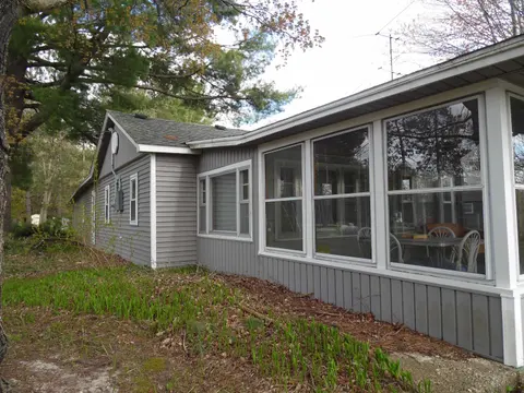 103 Lakeview Drive, Gladwin MI 48624 photo 5