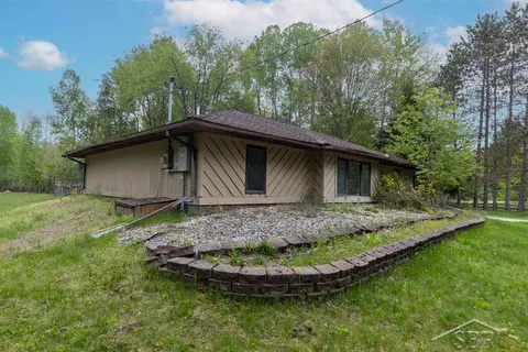 1156 S Alamando Road, Shepherd MI 48883 photo 3