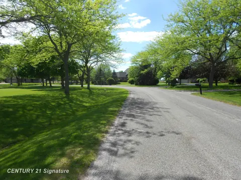 N Sunningdale Street, Saginaw MI 48604 photo 2