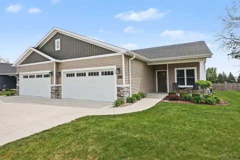 4111 Woodburn Court, Saginaw MI 48603 photo 2