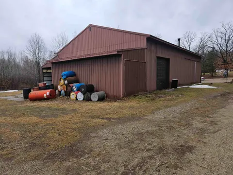 4251 W Arthur Road, Harrison MI 48625 photo 5