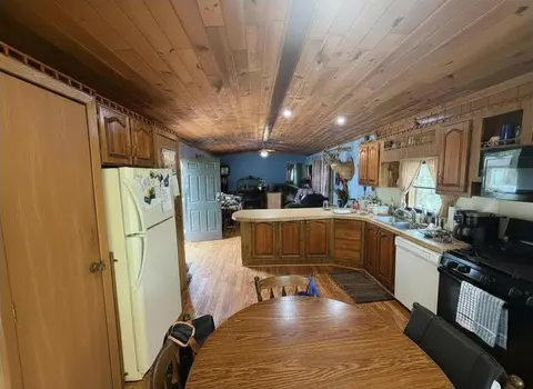 2245 Edgewood Drive, Farwell MI 48622 photo 5