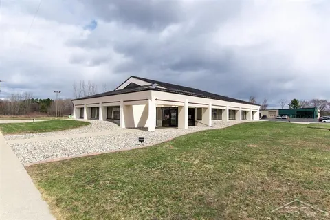 1277 E Cedar Avenue, Gladwin MI 48642 photo 1