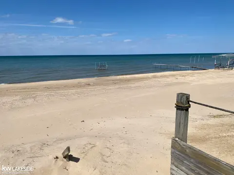 5825 Oak Pointe Drive, Caseville MI 48725 photo 2