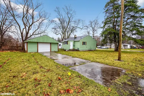 5025 Lodge Street, Saginaw MI 48601 photo 2