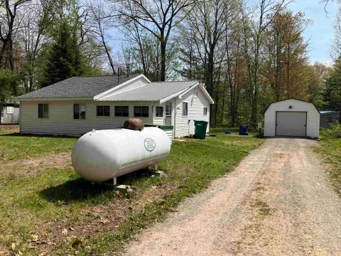 4886 Maplewood Street, Harrison MI 48625 photo 1