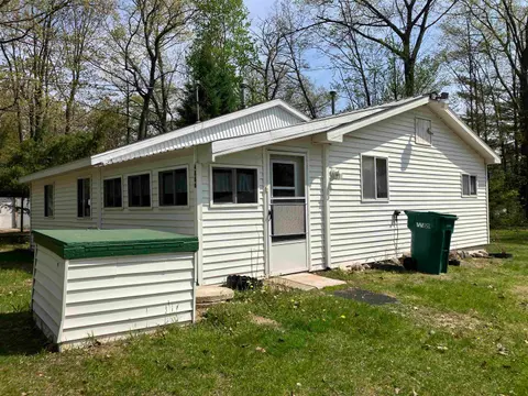 4886 Maplewood Street, Harrison MI 48625 photo 2