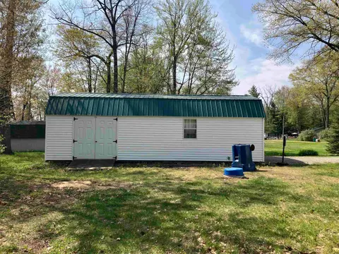 4886 Maplewood Street, Harrison MI 48625 photo 3