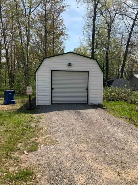 4886 Maplewood Street, Harrison MI 48625 photo 4