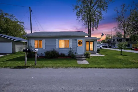 1857 Center Road, Sebewaing MI 48759 home for sale