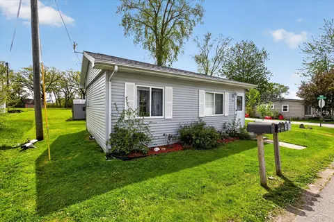 1857 Center Road, Sebewaing MI 48759 photo 2