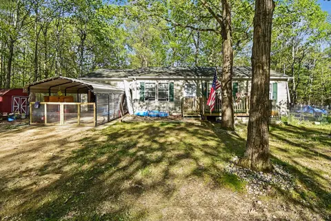 2738 Lakeshore Drive, Gladwin MI 48624-7811 photo 2