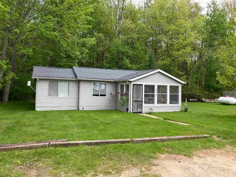 2898 Lakeshore Drive, Gladwin MI 48624 photo 2