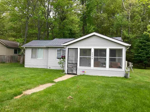 2898 Lakeshore Drive, Gladwin MI 48624 photo 4