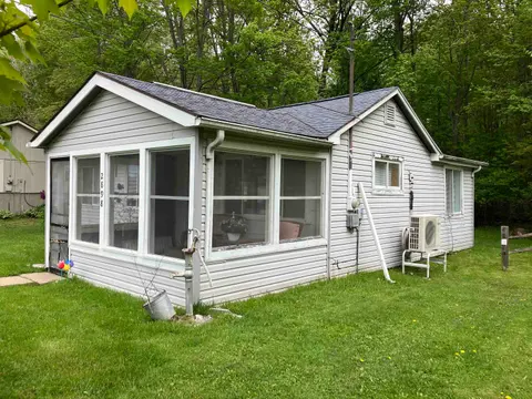2898 Lakeshore Drive, Gladwin MI 48624 photo 5