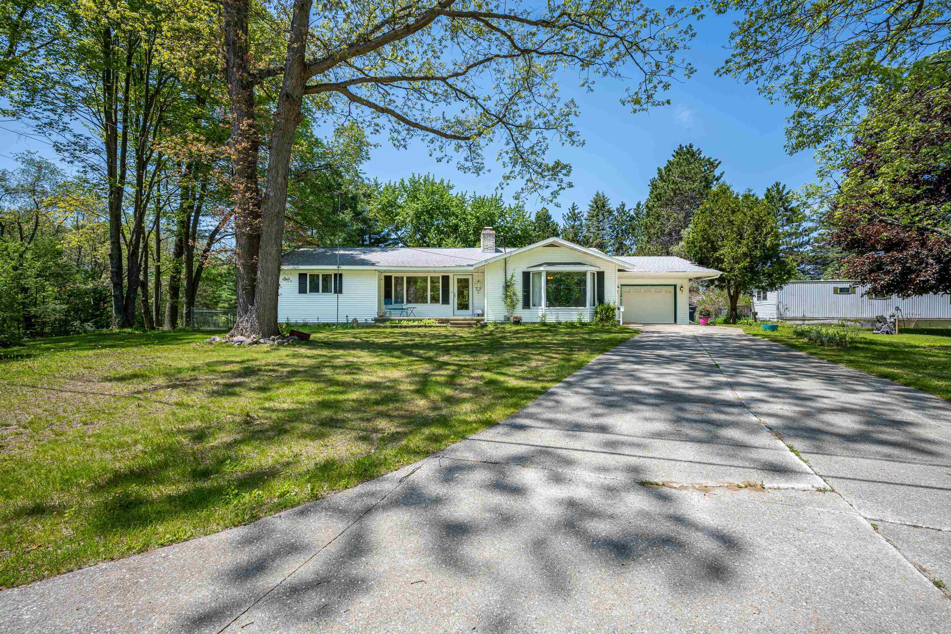 2881 Dean Street, Harrison MI 48625 photo 1