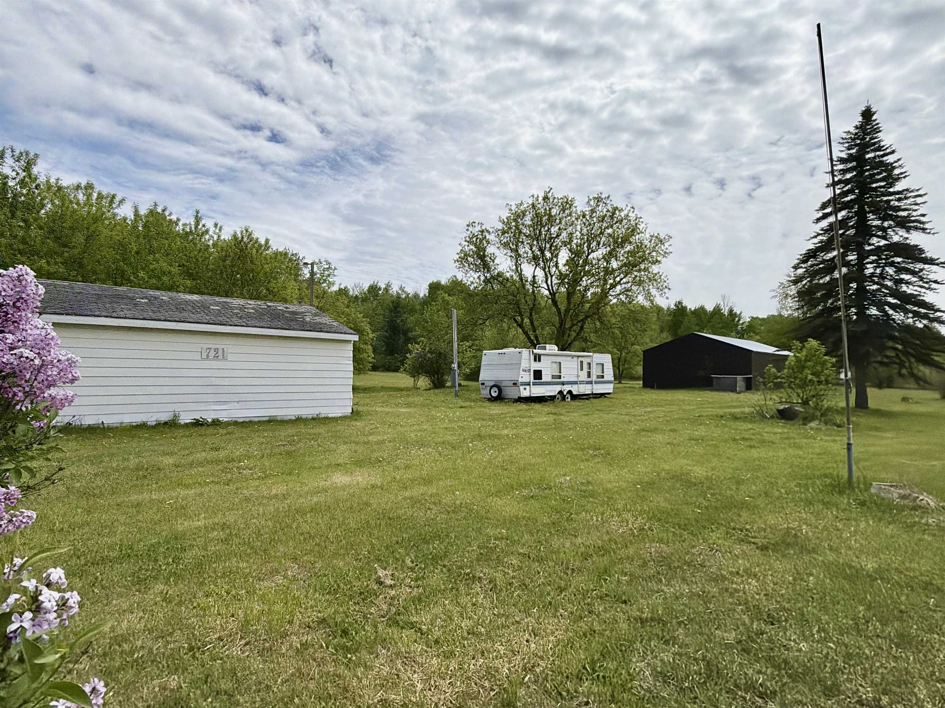 721 S M-30 Highway, Gladwin MI 48624 photo 1