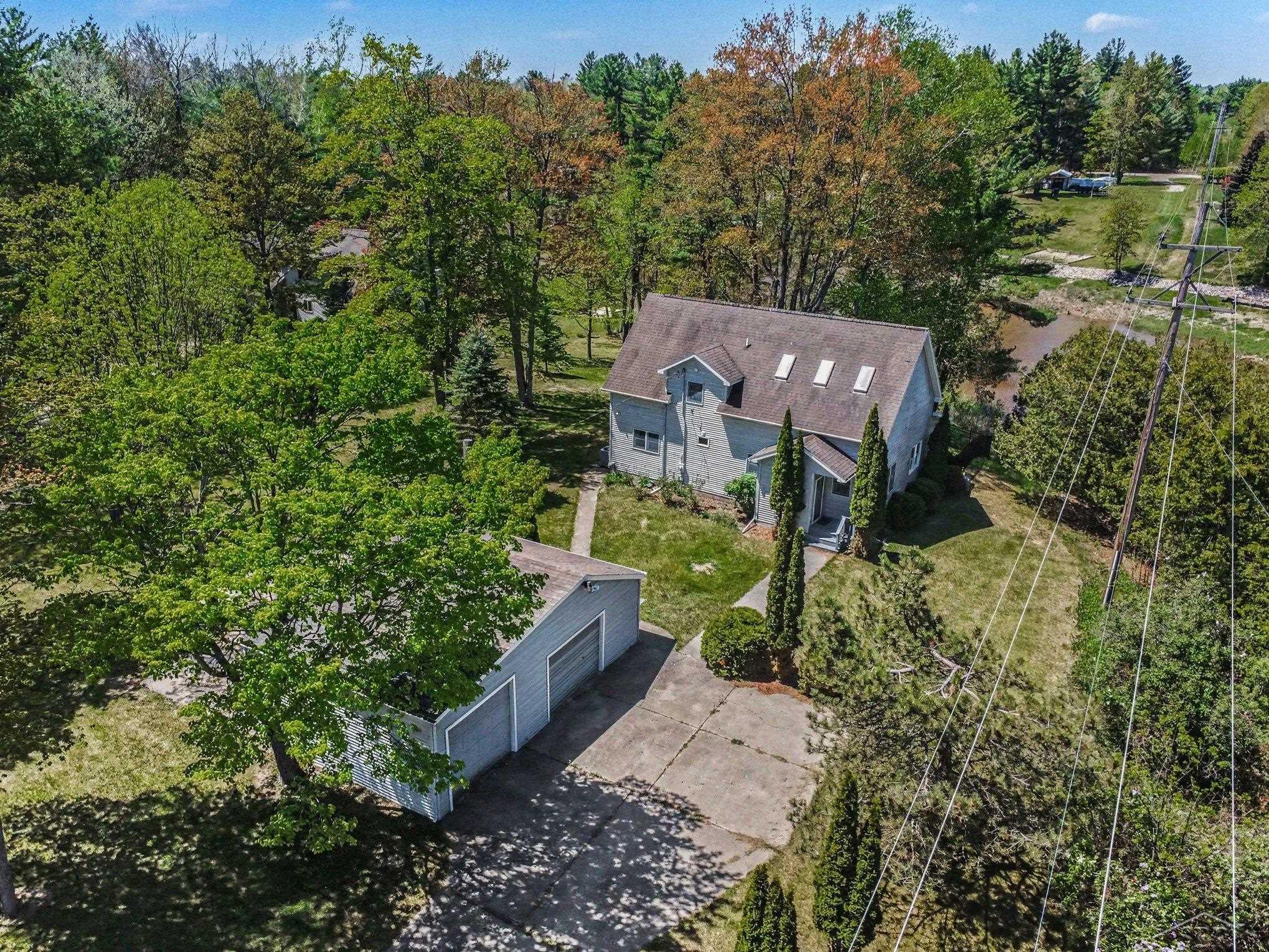 1019 Siesta Drive, Gladwin MI 48624 photo 1