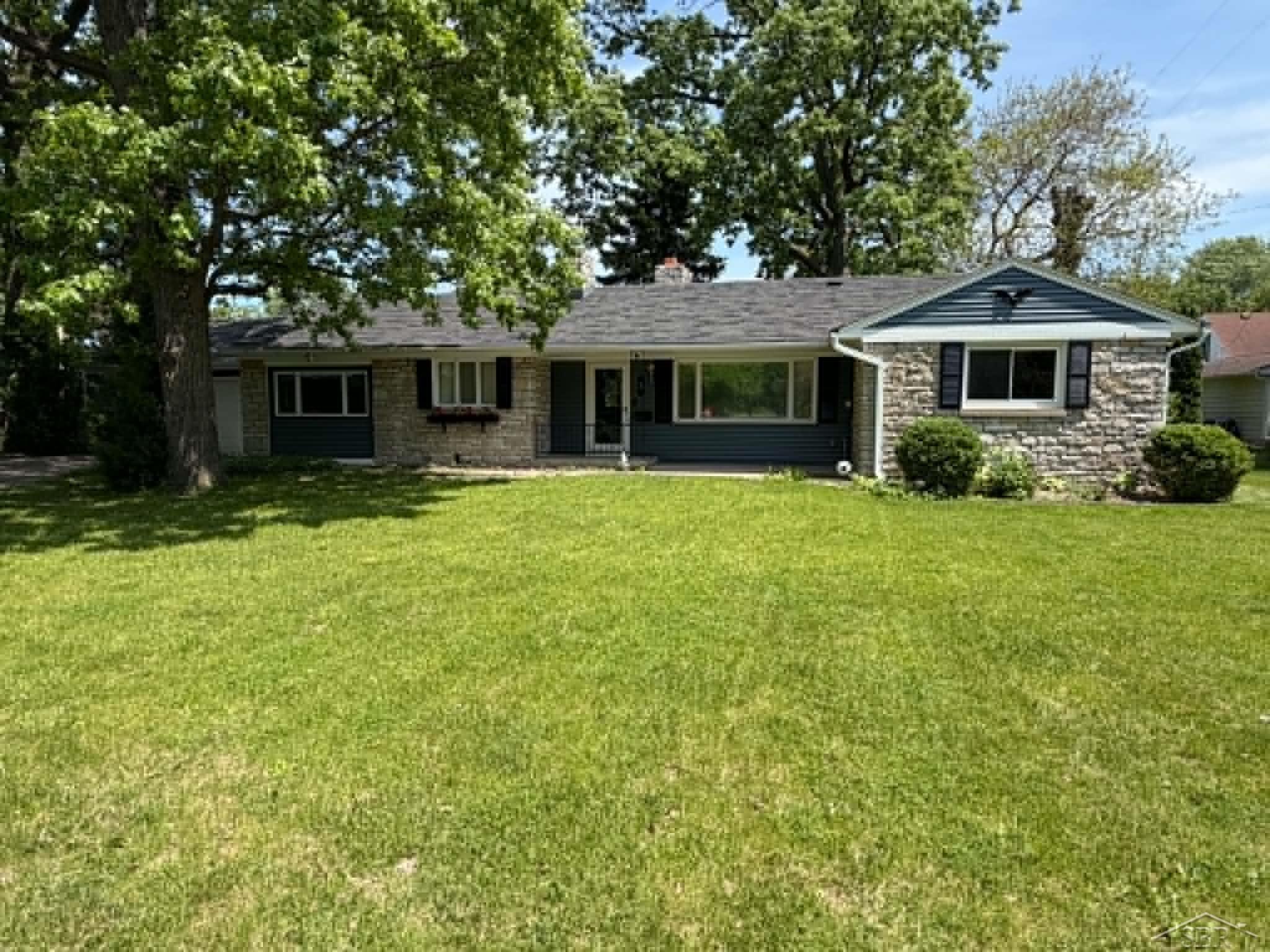 3 Orchard Court, Essexville MI 48732 photo 1
