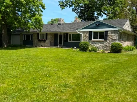 3 Orchard Court, Essexville MI 48732 photo 2