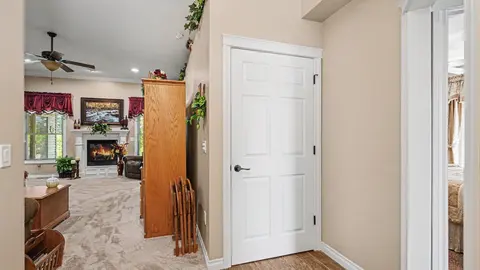 3117 Gaslight Drive # 18, Bay City MI 48706 photo 4