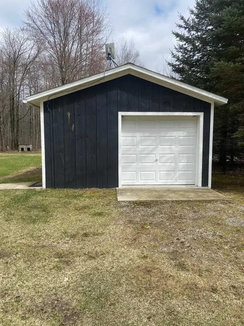3302 W Dana Drive, Coleman MI 48618 photo 2
