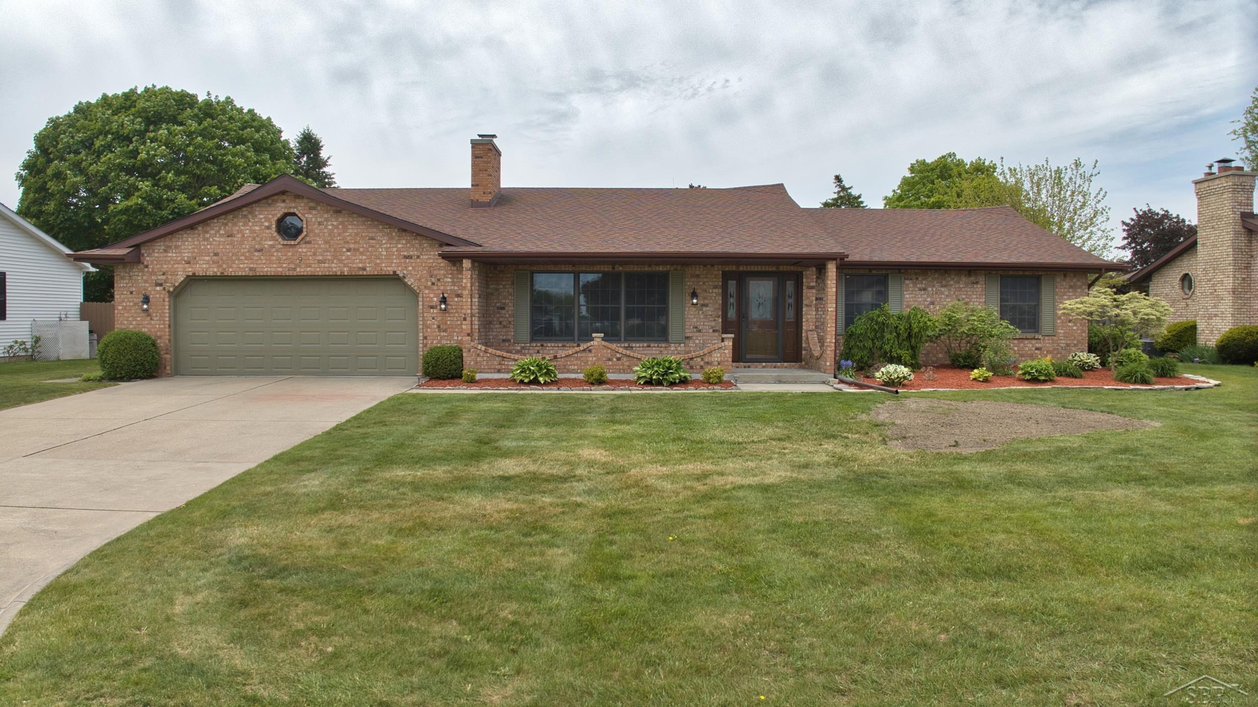 759 Pilgram Dr. E Drive, Saginaw MI 48638 photo 1