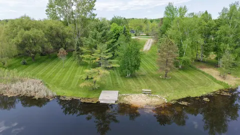 4622 Surrey Lane, Gladwin MI 48624 photo 1