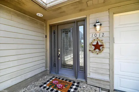 1012 Wood Court, Owosso MI 48867 photo 2