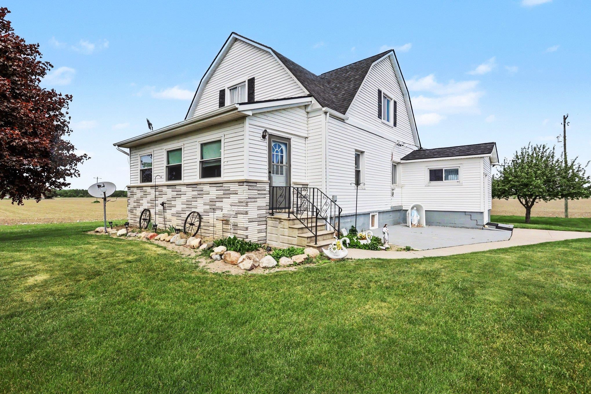2798 N Tower Beach Road, Pinconning MI 48650 photo 1