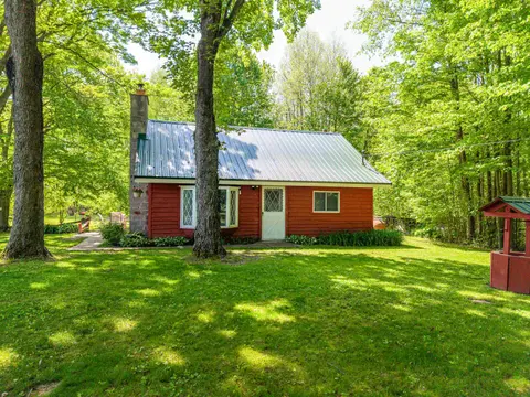 6720 N Rodgers Avenue, Harrison MI 48625-9652 photo 3