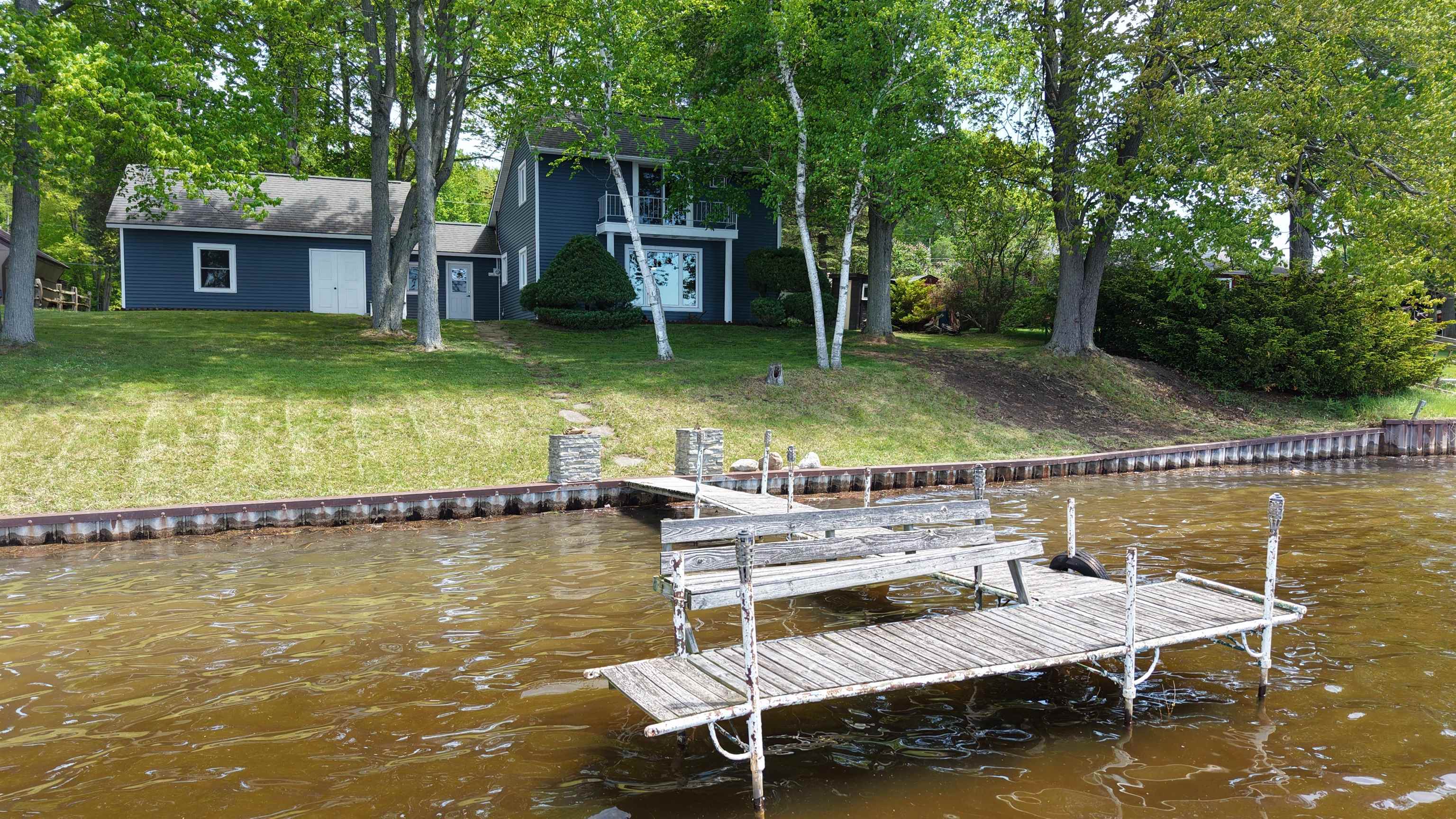 2669 N Lakeview Drive, Sanford MI 48657 photo 1