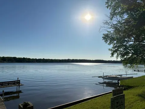 2669 N Lakeview Drive, Sanford MI 48657 photo 5