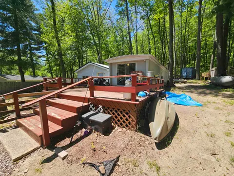 632 Pine Street, Harrison MI 48625 photo 2