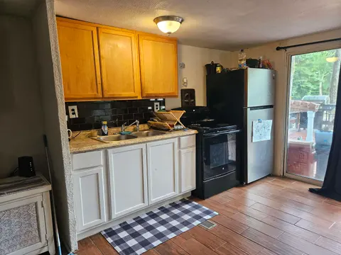 632 Pine Street, Harrison MI 48625 photo 3