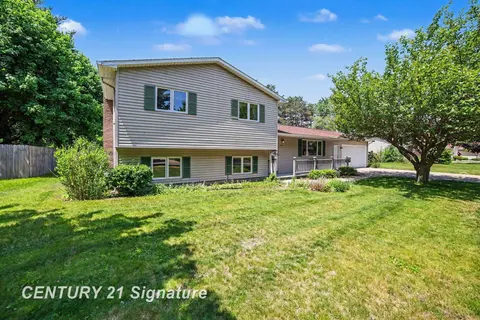 4403 Robinhood Terrace, Midland MI 48642 photo 3