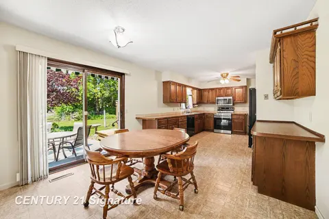 4403 Robinhood Terrace, Midland MI 48642 photo 4
