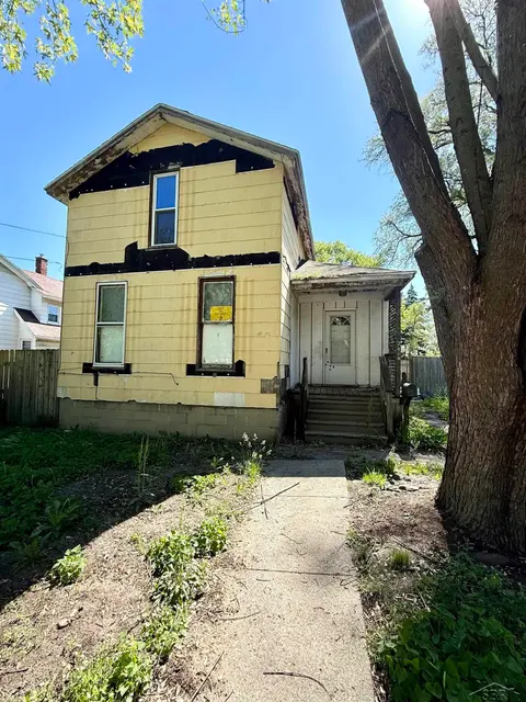 2414 Hermansau Street, Saginaw MI 48602 photo 1