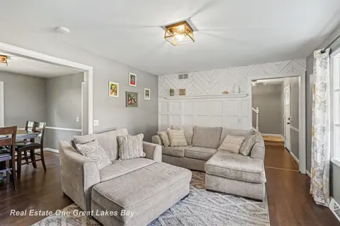 12119 Sanders Drive, Freeland MI 48623 photo 5