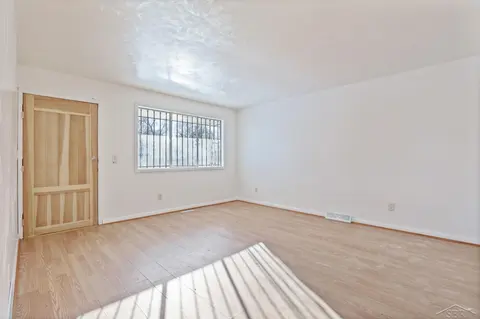 2431 Ledyard Street, Saginaw MI 48601 photo 3