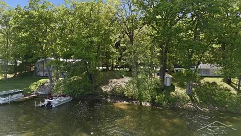 3340 N Lakeside Drive, Sanford MI 48657 photo 2